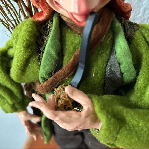 Vintage Elf Irish Woodland Folk Pipe Smoking Figurine Doll Christmas - Picture 4 of 10